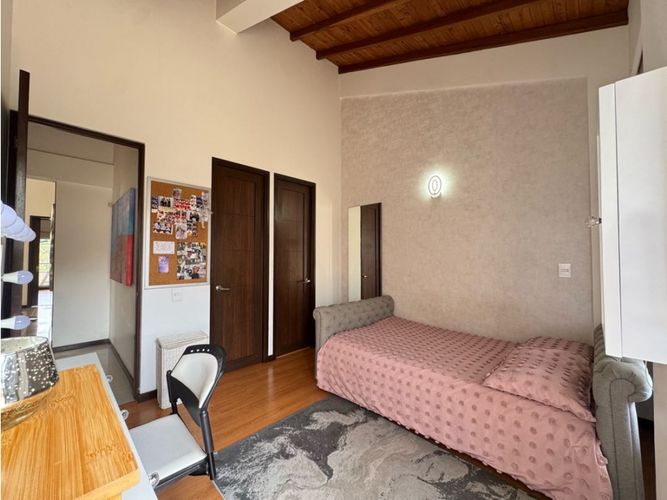Casa de 3 alcobas en venta en La Sebastiana, Envigado, 246 m² · foto 14 de 24