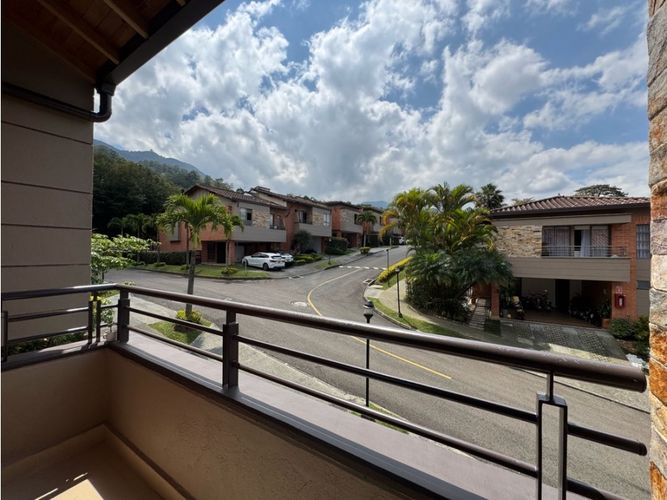 Casa de 3 alcobas en venta en La Sebastiana, Envigado, 246 m² · foto 15 de 24