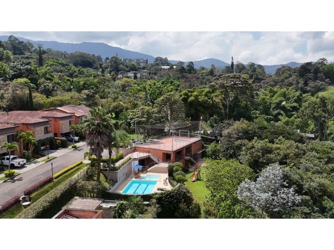 Casa de 3 alcobas en venta en La Sebastiana, Envigado, 246 m² · foto 24 de 24