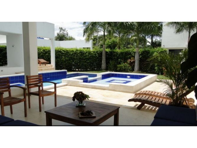Casa de 4 alcobas en venta en Bosques De Peñalisa, Ricaurte, 210 m² · foto 2 de 9
