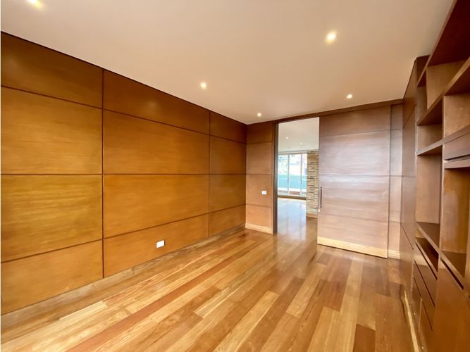 Apartamento de 3 alcobas en venta en Los Rosales, Bogotá, 307 m² · foto 5 de 24