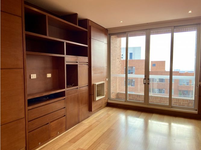 Apartamento de 3 alcobas en venta en Los Rosales, Bogotá, 307 m² · foto 6 de 24