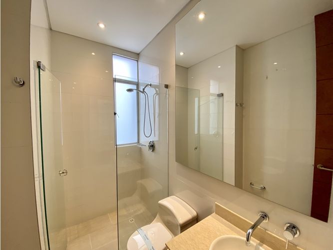 Apartamento de 3 alcobas en venta en Los Rosales, Bogotá, 307 m² · foto 10 de 24