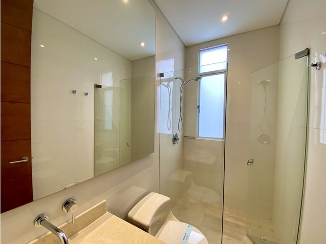 Apartamento de 3 alcobas en venta en Los Rosales, Bogotá, 307 m² · foto 13 de 24