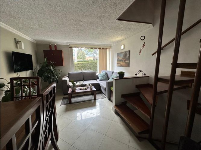 Casa de 4 alcobas en venta en Cedritos, Bogotá, 80 m² · foto 2 de 14