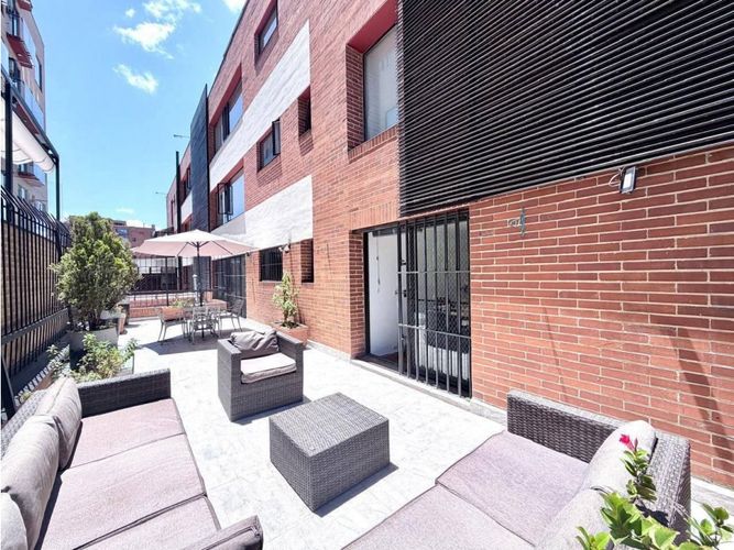 Apartamento de 3 alcobas en venta en San Patricio, Bogotá, 224 m² · foto 3 de 15