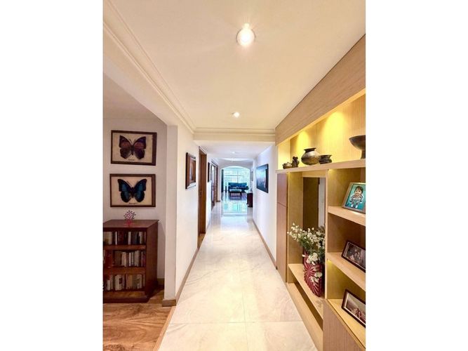 Apartamento de 3 alcobas en venta en San Patricio, Bogotá, 224 m² · foto 8 de 15
