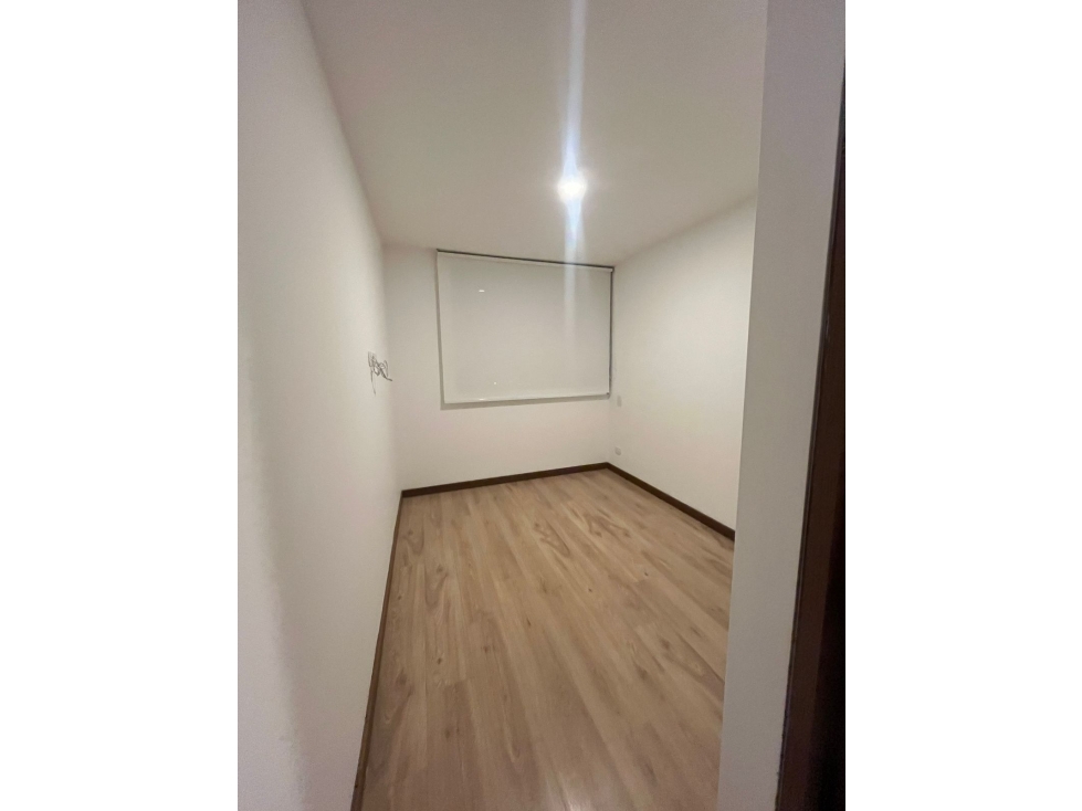 Apartamento en arriendo en Loma De Los Gonzalez, Medellín · foto 5 de 17