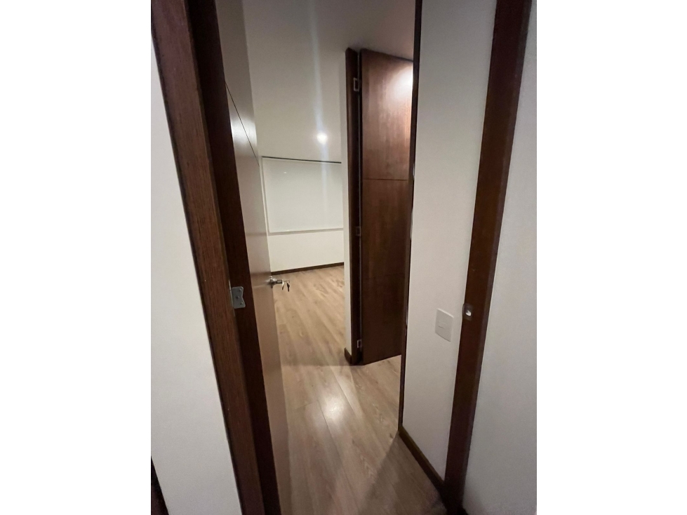 Apartamento en arriendo en Loma De Los Gonzalez, Medellín · foto 6 de 17
