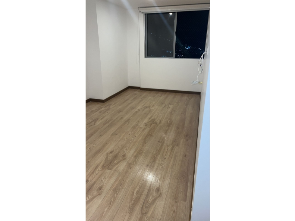 Apartamento en arriendo en Loma De Los Gonzalez, Medellín · foto 7 de 17