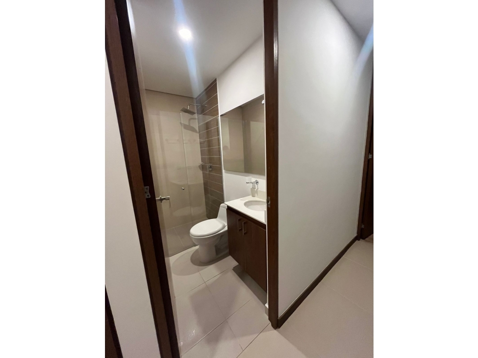 Apartamento en arriendo en Loma De Los Gonzalez, Medellín · foto 9 de 17