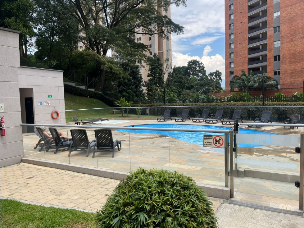 Apartamento en arriendo en Loma De Los Gonzalez, Medellín · foto 13 de 17
