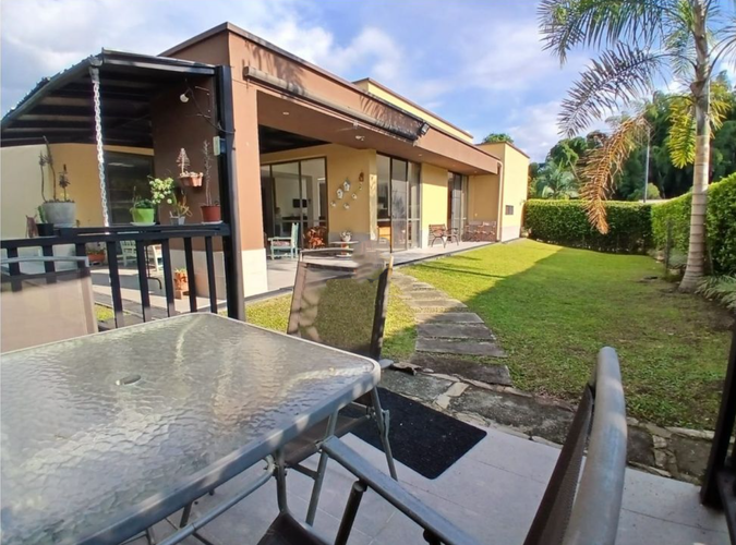 Casa de 3 alcobas en venta en Vía El Caimo, Armenia, 703 m² · foto 14 de 23