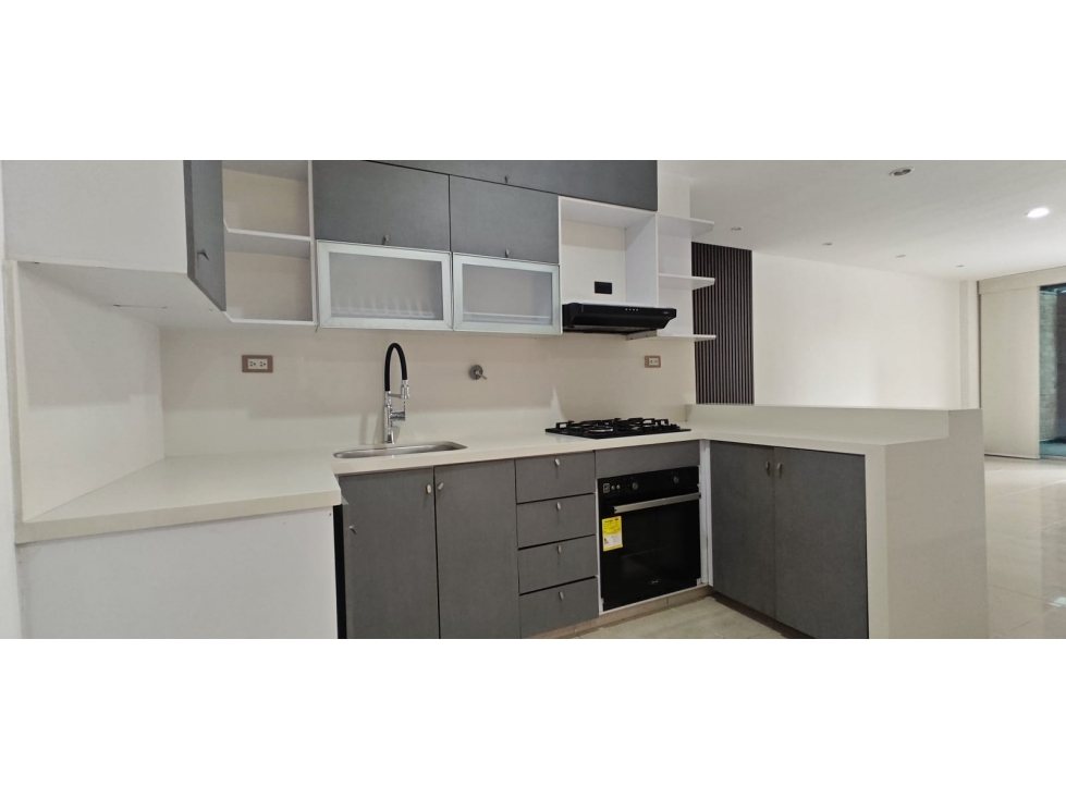 Apartamento en venta en Castropol, Medellín · foto 4 de 14