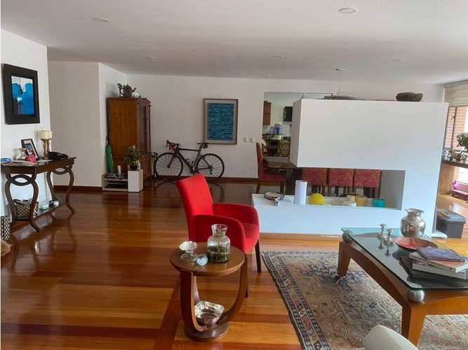 Apartamento de 4 alcobas en venta en Santa Barbara, Bogotá, 276 m² · foto 3 de 24