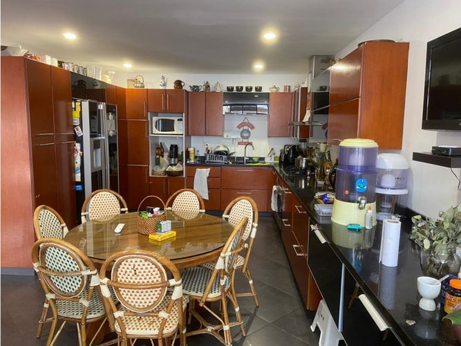 Apartamento de 4 alcobas en venta en Santa Barbara, Bogotá, 276 m² · foto 5 de 24