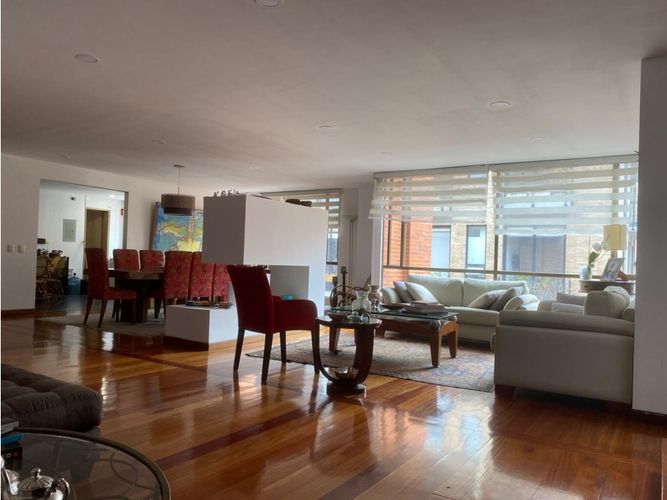 Apartamento de 4 alcobas en venta en Santa Barbara, Bogotá, 276 m² · foto 6 de 24
