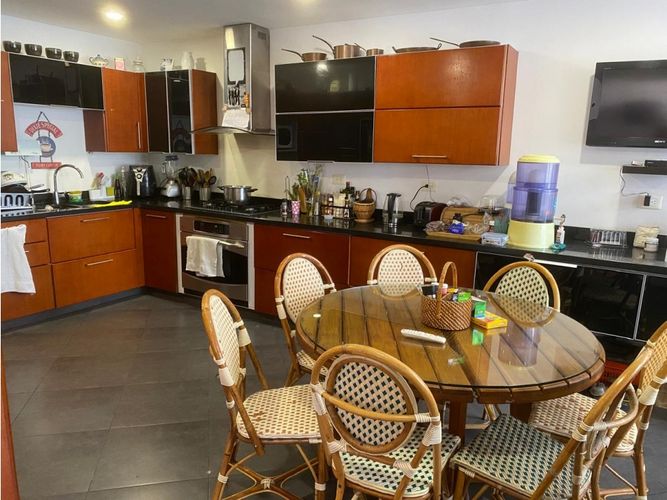 Apartamento de 4 alcobas en venta en Santa Barbara, Bogotá, 276 m² · foto 8 de 24