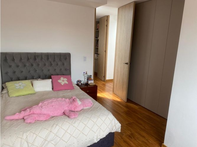 Apartamento de 4 alcobas en venta en Santa Barbara, Bogotá, 276 m² · foto 17 de 24