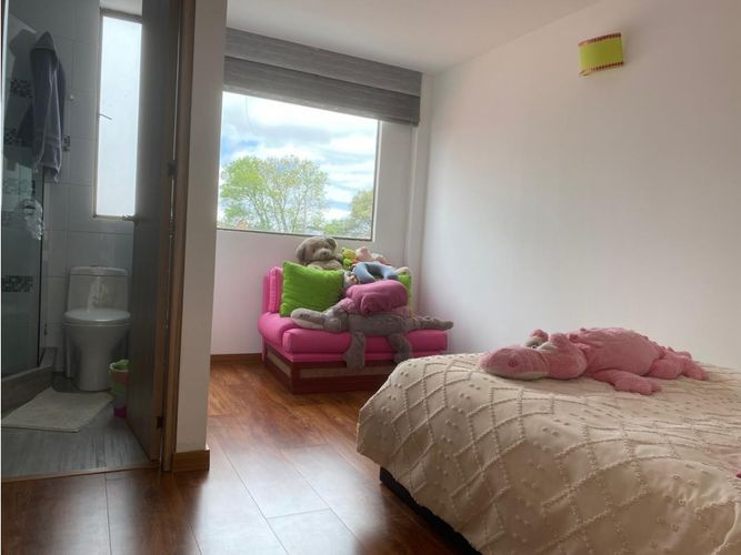 Apartamento de 4 alcobas en venta en Santa Barbara, Bogotá, 276 m² · foto 21 de 24