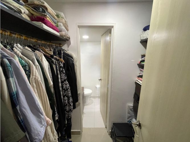 Apartamento de 3 alcobas en venta en El Poblado, Medellín, 85 m² · foto 11 de 17