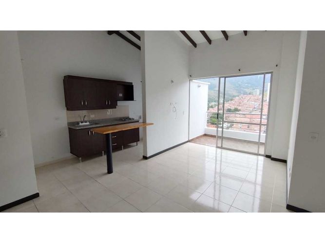 Apartamento de 3 alcobas en venta en La Victoria, Bello, 87 m² · foto 2 de 18