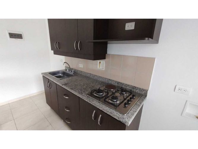 Apartamento de 3 alcobas en venta en La Victoria, Bello, 87 m² · foto 5 de 18