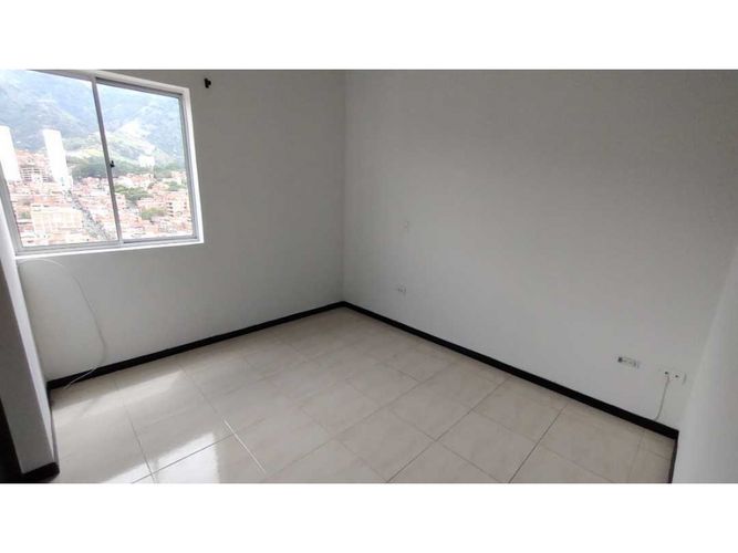 Apartamento de 3 alcobas en venta en La Victoria, Bello, 87 m² · foto 10 de 18