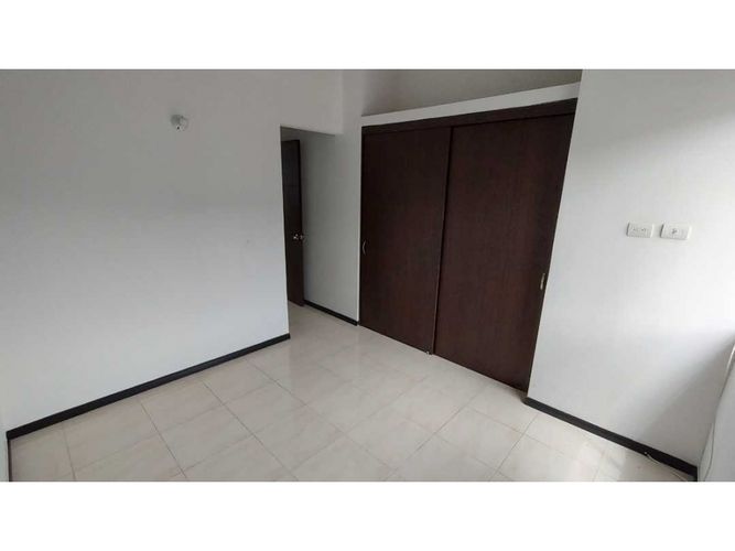 Apartamento de 3 alcobas en venta en La Victoria, Bello, 87 m² · foto 11 de 18