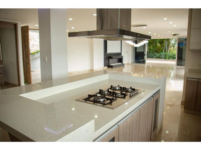 Casa de 4 alcobas en venta en Las Palmas, Medellín, 587 m² · foto 6 de 19