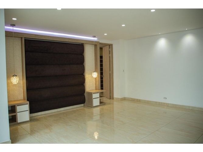 Casa de 4 alcobas en venta en Las Palmas, Medellín, 587 m² · foto 8 de 19