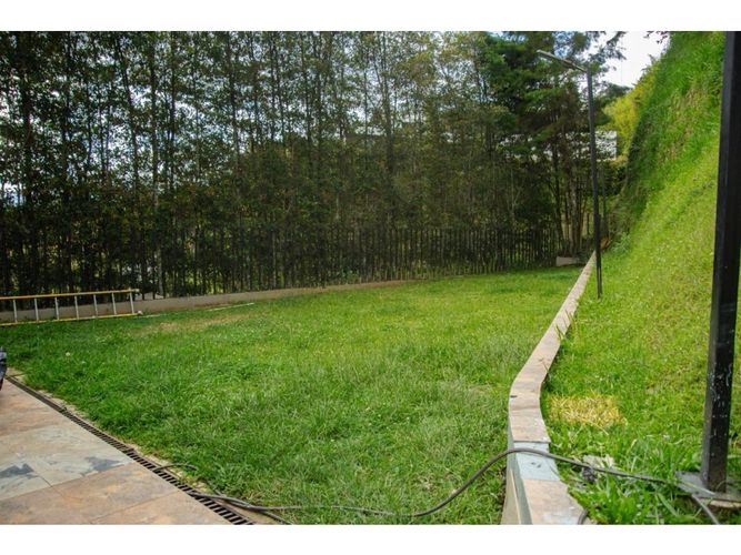 Casa de 4 alcobas en venta en Las Palmas, Medellín, 587 m² · foto 11 de 19
