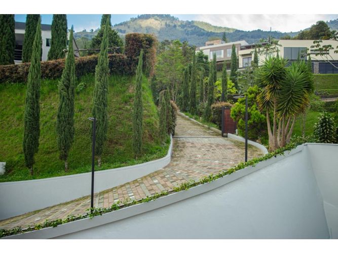 Casa de 4 alcobas en venta en Las Palmas, Medellín, 587 m² · foto 12 de 19