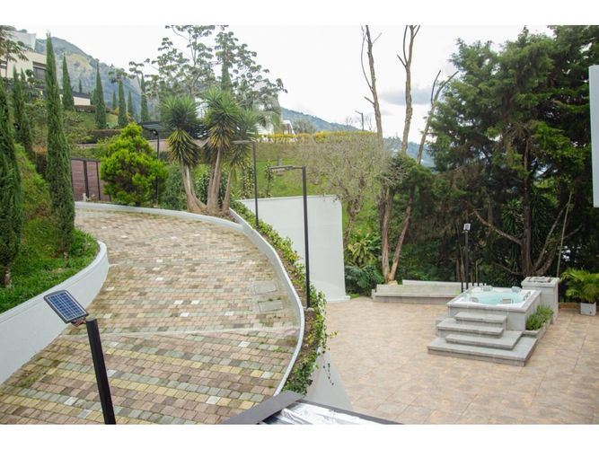 Casa de 4 alcobas en venta en Las Palmas, Medellín, 587 m² · foto 13 de 19