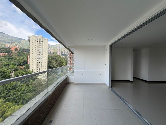 Apartamento de 2 alcobas en arriendo en Los Balsos, Medellín, 110 m² · foto 3 de 10