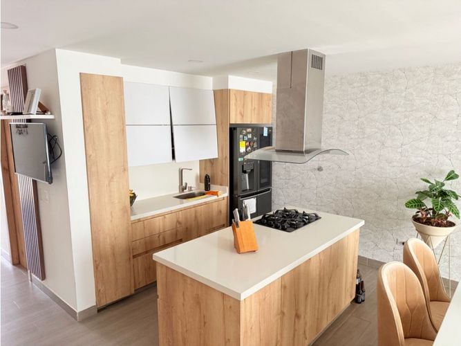 Casa de 4 alcobas en venta en La Ceja, 207 m² · foto 2 de 24