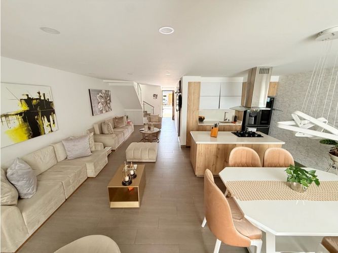 Casa de 4 alcobas en venta en La Ceja, 207 m² · foto 4 de 24