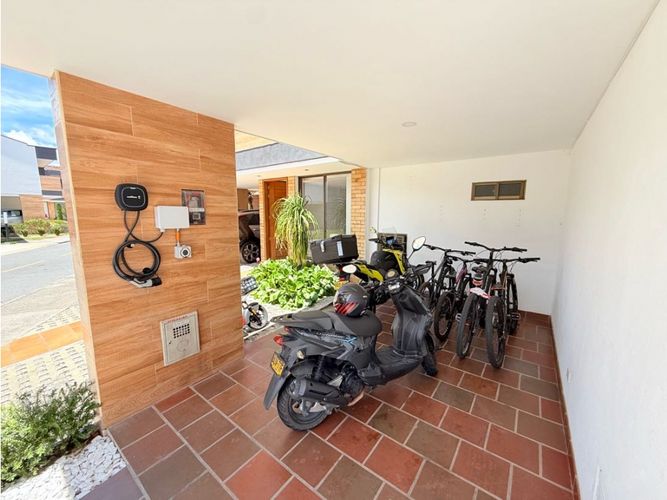 Casa de 4 alcobas en venta en La Ceja, 207 m² · foto 11 de 24