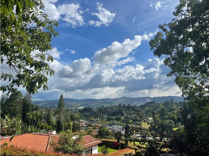 Casa de 3 alcobas en venta en La Clara, Guarne, 162 m² · foto 5 de 13