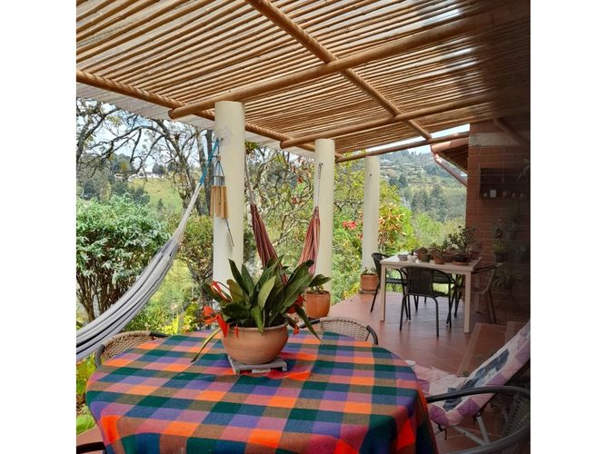 Casa de 3 alcobas en venta en La Clara, Guarne, 162 m² · foto 6 de 13
