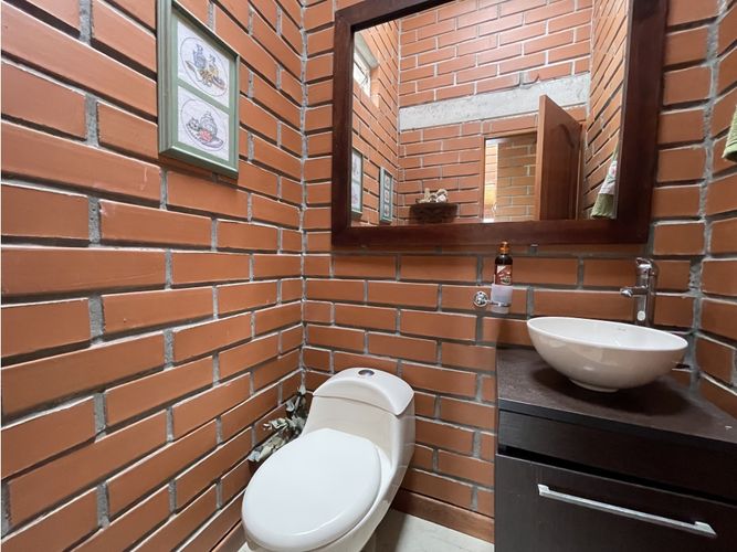 Casa de 3 alcobas en venta en La Clara, Guarne, 162 m² · foto 11 de 13