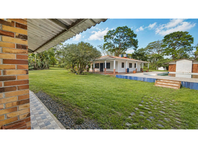 Finca en venta en Las Mercedes, Villavicencio, 420 m² · foto 3 de 19