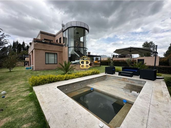 Casa de 3 alcobas en venta en Hatogrande, Sopó, 304 m² · foto 14 de 24