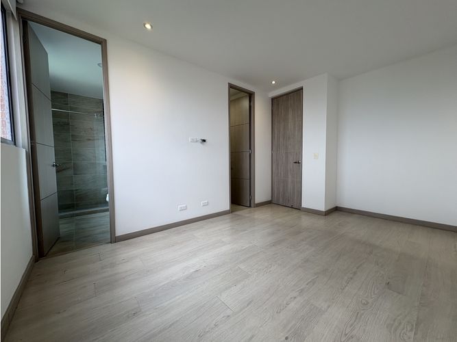 Apartamento en venta en Loma De Las Brujas, Envigado · foto 5 de 13