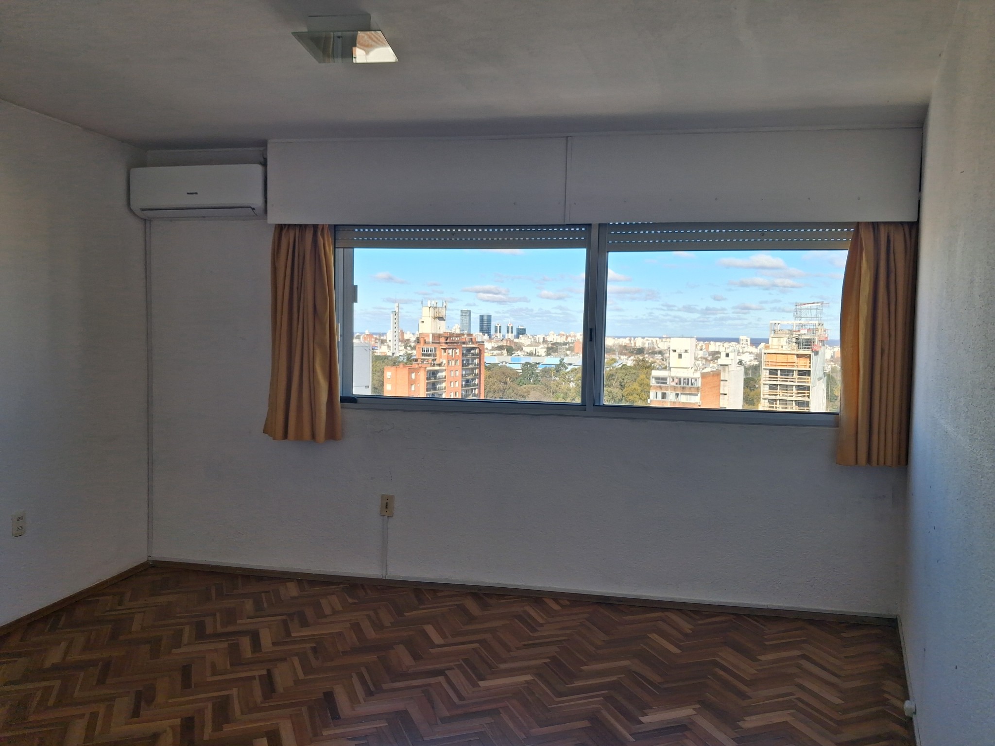 Alquiler Apartamento Albo y Avenida Italia 1 dormitorio Living grande Opción garaje Portero Amplio · Foto 9