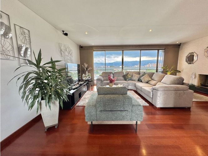 Apartamento de 3 alcobas en venta en San Jose De Bavaria, Bogotá, 186 m² · foto 3 de 19