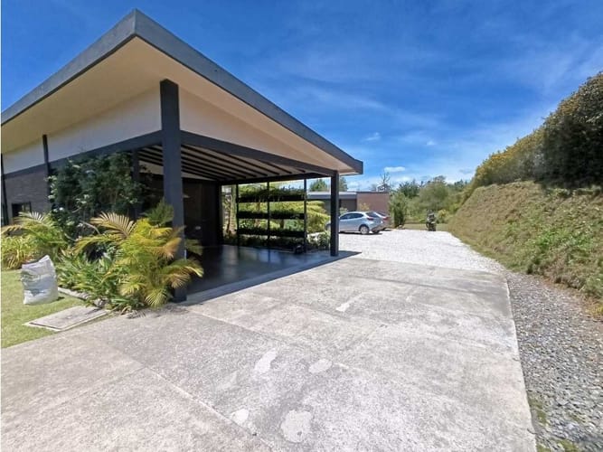 Casa de 3 alcobas en venta en Guamito, La Ceja · foto 21 de 24