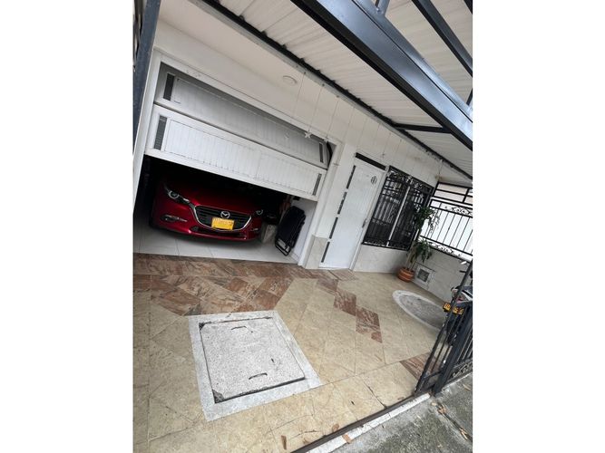 Casa de 4 alcobas en venta en Caney, Cali, 310 m² · foto 2 de 24