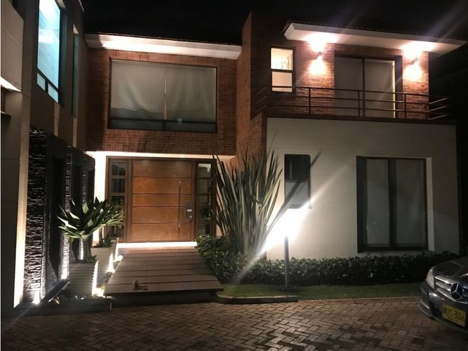 Casa de 5 alcobas en venta en Fusca, Chía, 554 m² · foto 3 de 24
