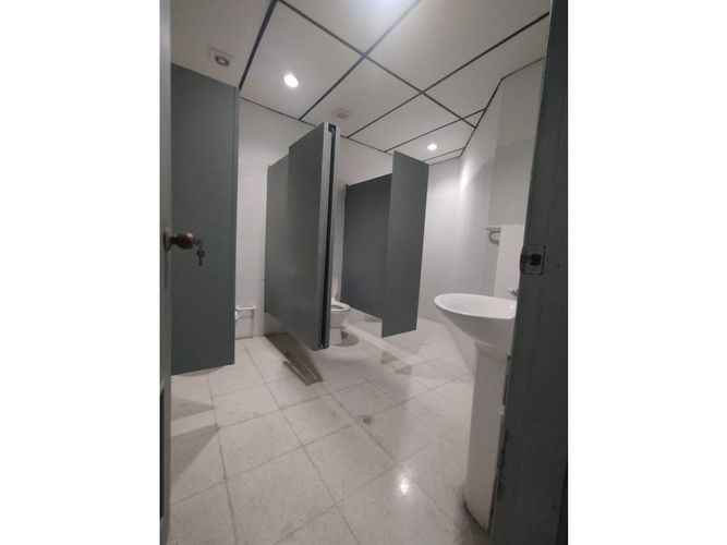 Oficina en arriendo en Villavicencio, Villavicencio, 265 m² · foto 8 de 12